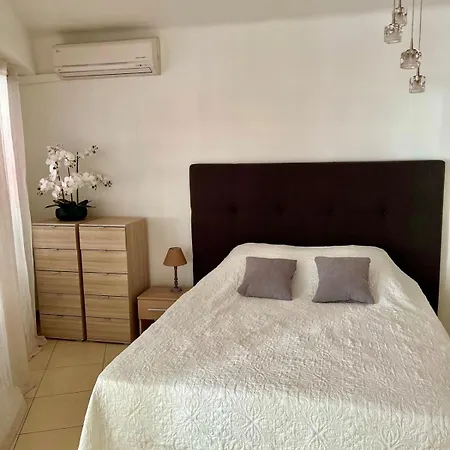 Appartement Bright - 2 Min Walk To