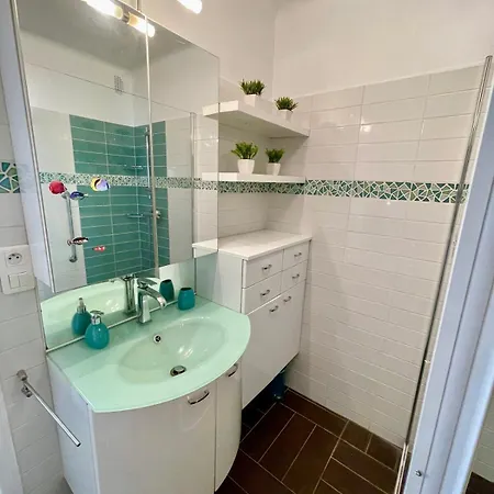 Appartement Bright - 2 Min Walk To *