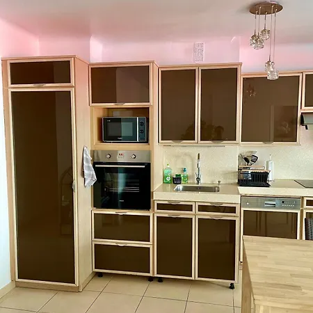 Appartement Bright - 2 Min Walk To *