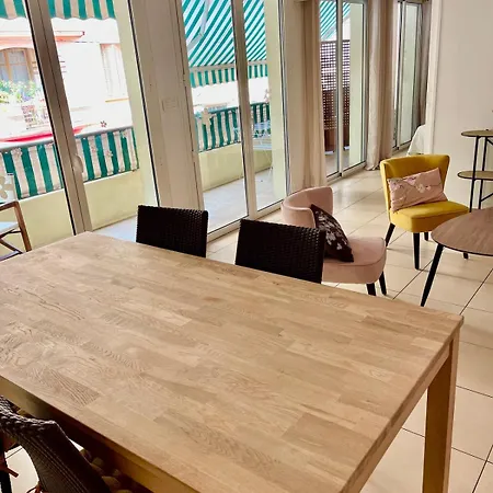 Appartement Bright - 2 Min Walk To