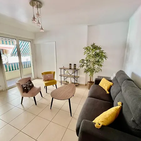 Appartement Bright - 2 Min Walk To