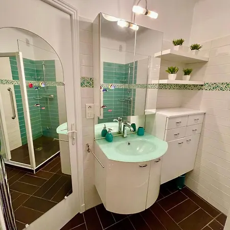 Appartement Bright - 2 Min Walk To Antibes